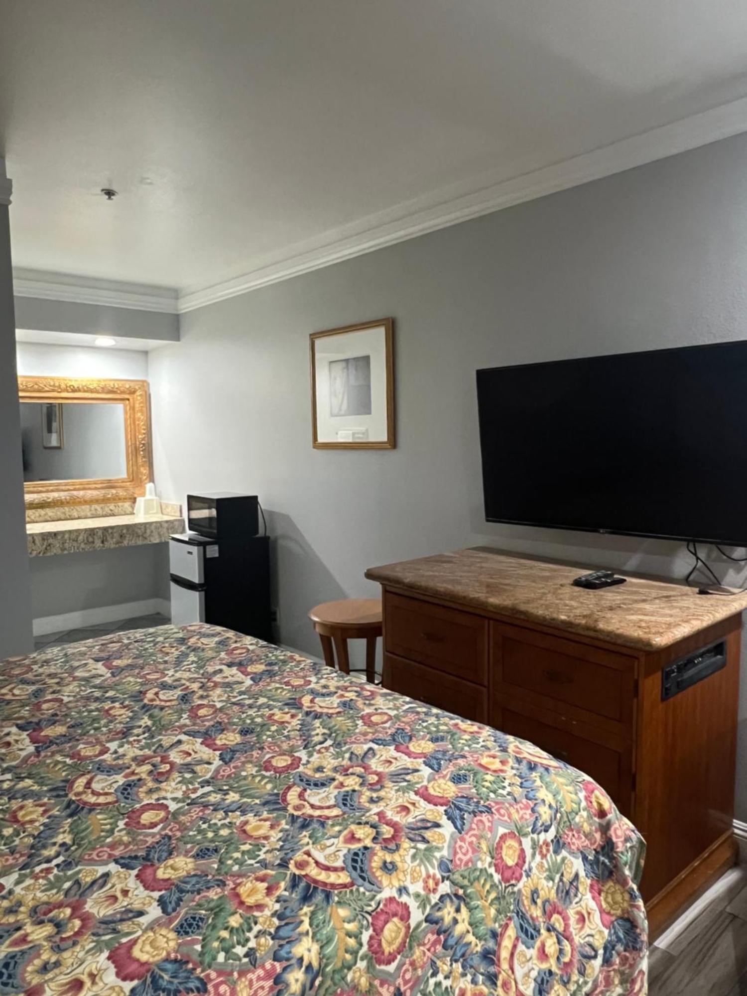 Amber Motel Ингълуд Екстериор снимка